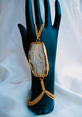 Victorian Lace Agate Hand Harness | Designer Wedding Hand Ornament
