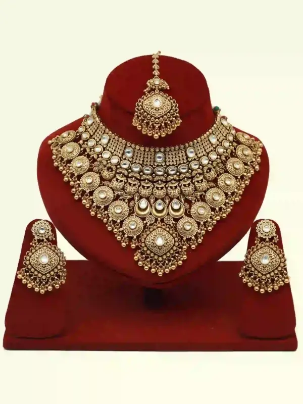 Heavy Embellished Carving Bridal Necklace Set with Earrings and Maangtika